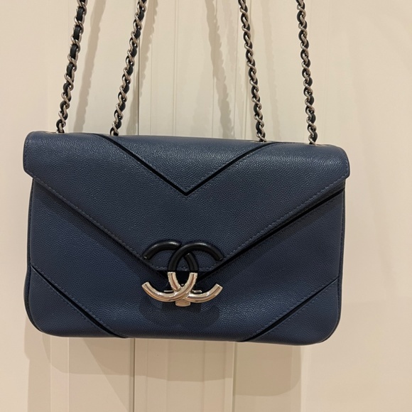 Chanel blue leather bag - Picture 4 of 4
